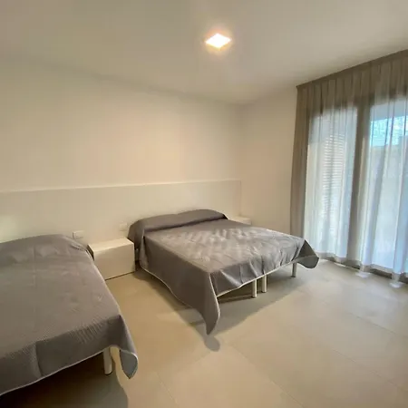 Apartment Bright Beachside With Two Terraces *