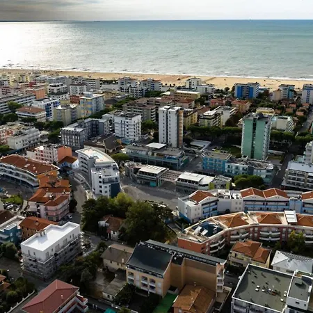 Apartment Bright Beachside With Two Terraces *